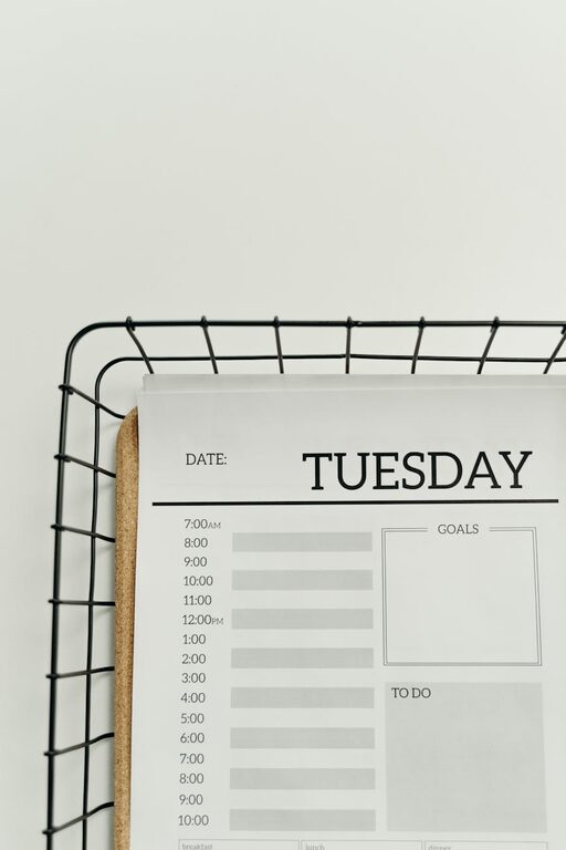 Jak skutecznie planować codzienną organizację czasu, aby zwiększyć produktywność i mieć więcej wolnych chwil